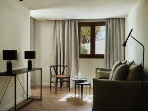 Ruang duduk di Doryssa Lithos Hotel
