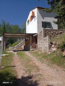 Budova, kde se prázdninový dům nachází