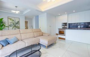 Nhà bếp/bếp nhỏ tại Beautiful Home In Torrevieja With Wifi