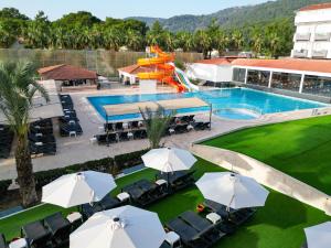 Bazén v ubytování Transatlantik Beach Beldibi - All Inclusive nebo v jeho okolí