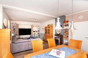 Η κουζίνα ή μικρή κουζίνα στο Ferienhaus Lille Huus in Hinte bei Emden