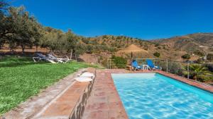 Bazén v ubytovaní Casa Campo Chimenea Rincón de la Victoria by Ruralidays alebo v jeho blízkosti