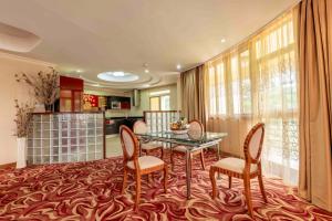 Posezení v ubytování Mbale Resort Hotel