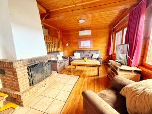 Gallery image of Seepark-Lodge in Kirchheim +15 photos