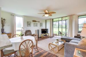 Posezení v ubytování Turtle Bay Condo with Pool Access and Golf Course!