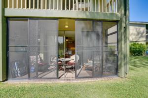 Zahrada ubytování Turtle Bay Condo with Pool Access and Golf Course!