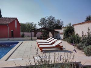 Bazén v ubytovaní Holiday Home Sabina alebo v jeho blízkosti