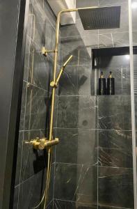Phòng tắm tại Love room Spa "Trésor des Anges"