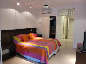 Postel nebo postele na pokoji v ubytování Green Park 007 C Monoambiente frente al bosque