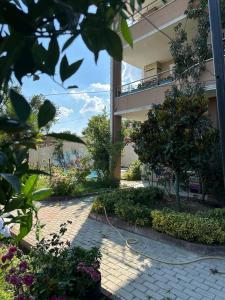 Κήπος έξω από το Nerry's Garden Izmit - Rose +16 φωτογραφίες