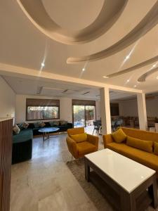 Posezení v ubytování villa with private pool only family + 13 fotografií