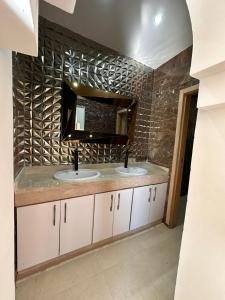 Kuchyň nebo kuchyňský kout v ubytování villa with private pool only family