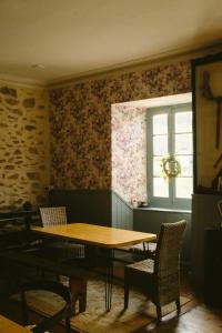 Posezení v ubytování Hostel Baqueira - Refugi Rosta - PyrenMuseu