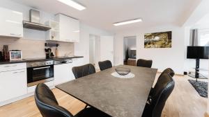 Kuchnia lub aneks kuchenny w obiekcie Moderne Ferienwohnung mit Bergblick