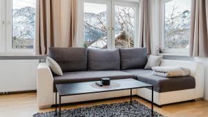 Część wypoczynkowa w obiekcie Moderne Ferienwohnung mit Bergblick