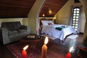 Cama ou camas em um quarto em Castelar da Alvorada mais 37 fotos