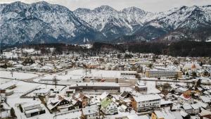 Obiekt Moderne Ferienwohnung mit Bergblick zimą