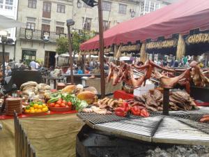 Φαγητό σε αυτό το διαμέρισμα ή κάπου εκεί κοντά