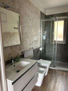 A bathroom at Casa Sole Mare Még 37 kép