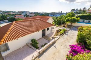 Πισίνα στο ή κοντά στο Kakina Lodges Jan Thiel