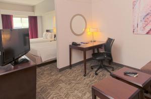 Μια τηλεόραση ή/και κέντρο ψυχαγωγίας στο SpringHill Suites Houston Pearland