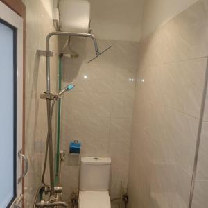 Bilik mandi di Sunad Guest House