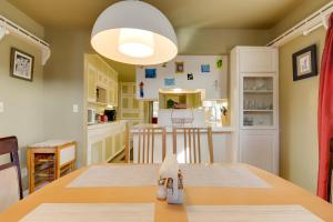 Φωτογραφία από το άλμπουμ του 7 Mi to Clear Lake Home with Peaceful Deck! σε Kelseyville