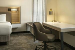 Postel nebo postele na pokoji v ubytování SpringHill Suites Fort Worth University