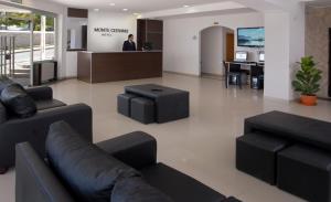 TV a/nebo společenská místnost v ubytování Monte Cervino Hotel