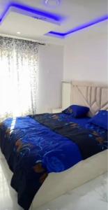 Postel nebo postele na pokoji v ubytování sunny service apartment