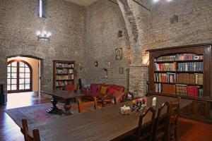 Η βιβλιοθήκη της βίλας