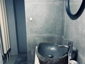 Ένα μπάνιο στο FriendlyChill-ZonePlace