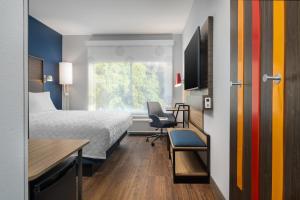 Letto o letti in una camera di Tru By Hilton Phoenix Midtown