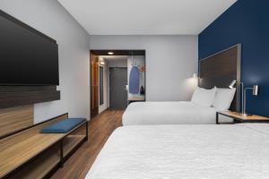 Letto o letti in una camera di Tru By Hilton Phoenix Midtown