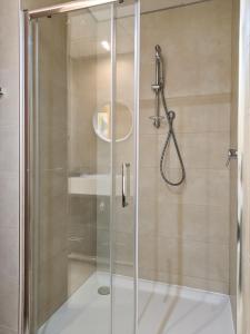 Kúpeľňa v ubytovaní Spacious apartment with 3 pools & gym