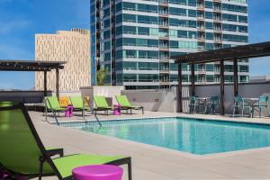 Piscina di Tru By Hilton Phoenix Midtown o nelle vicinanze