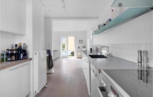Dapur atau dapur kecil di 3 Bedroom Gorgeous Home In Skagen