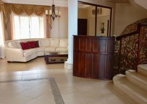 Ruang duduk di Casa Magna
