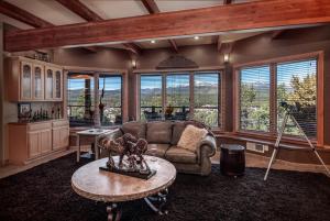 Gallery image of Almost Heaven in Ruidoso +25 photos