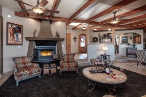 Gallery image of Almost Heaven in Ruidoso