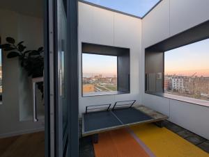 Rõdu või terrass majutusasutuses Luxury Duplex Suite 2-Story