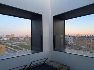 Rõdu või terrass majutusasutuses Luxury Duplex Suite 2-Story