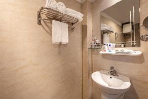 Koupelna v ubytování A25 Hotel - Đội Cấn 2