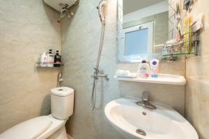 Koupelna v ubytování A25 Hotel - Đội Cấn 2