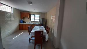 Kuchyň nebo kuchyňský kout v ubytování Modern-New Apartment + 4 fotografie