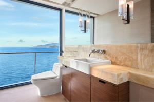 Koupelna v ubytování Sheraton Nha Trang Hotel & Spa