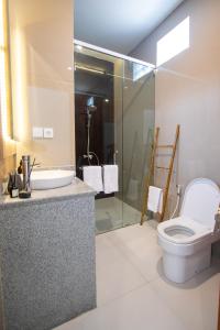 Koupelna v ubytování Canggu City Center and Popular place near by Walk! 2BDR Villa with Private Pool in CANGGU + 3 fotografie