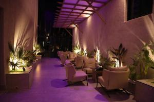Un lugar para sentarse en اجنحة وست الفندقية - West Suites Hotel