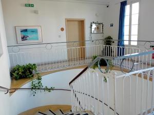 Galeriebild der Unterkunft Follow the Sun Boutique Hostel - Pool, Breakfast & Sea Views in St Julian's