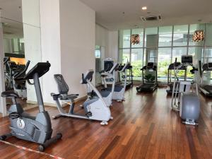 Fitness centrum a/nebo fitness zařízení v ubytování Empire Hostel Regalia